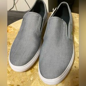 Grey Lacoste men’s slip on shoe. SZ. 10